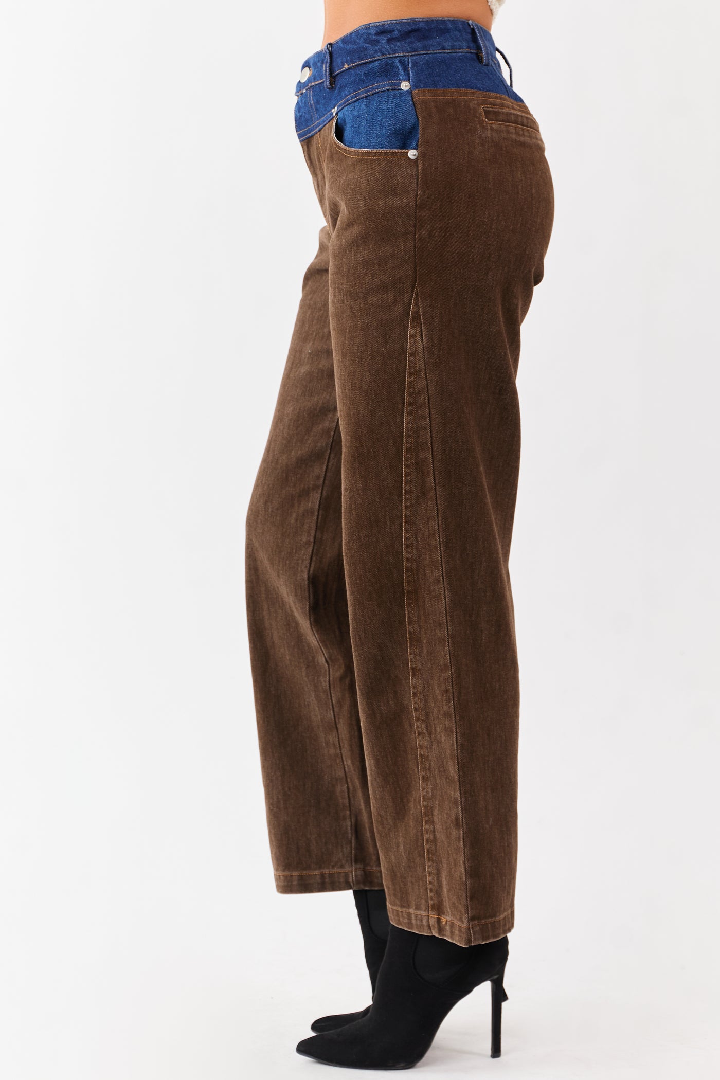 Walnut Contrast Dark Wash Relaxed Straight Jeans